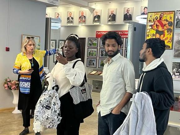 Иностранные студенты из ДГМУ посетили Музей спортивной славы Дагестана